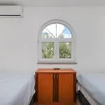 House Anna 德拉格