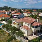 House Anna * Drage