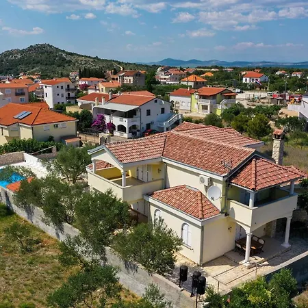 House Anna * Drage