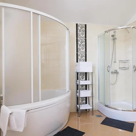 House Anna 德拉格