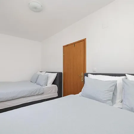 House Anna Holiday home Drage