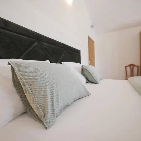 House Anna Holiday home Drage