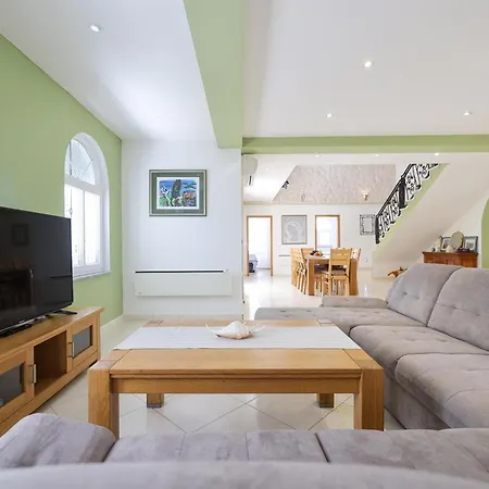 House Anna * Drage